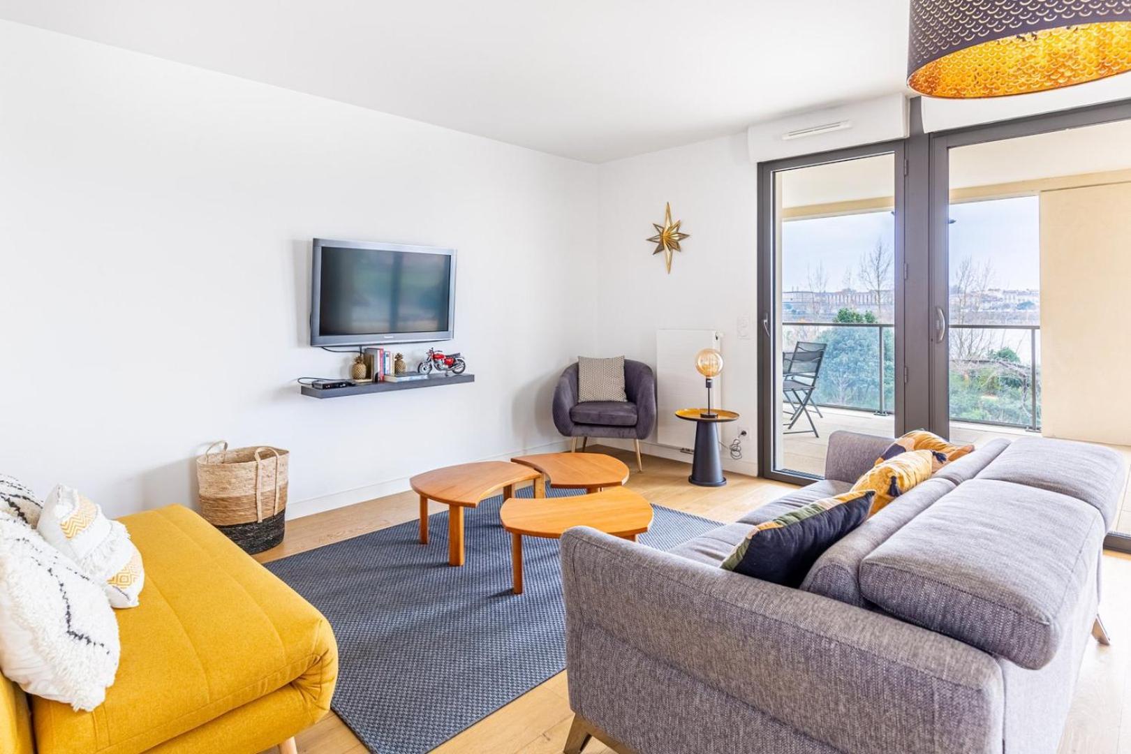 Appartamento Guestready - Peaceful Escape In La Bastide Bordeaux Esterno foto